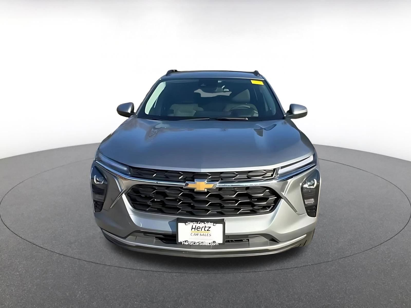 Thumbnail: 2025 Chevrolet Trax - 4
