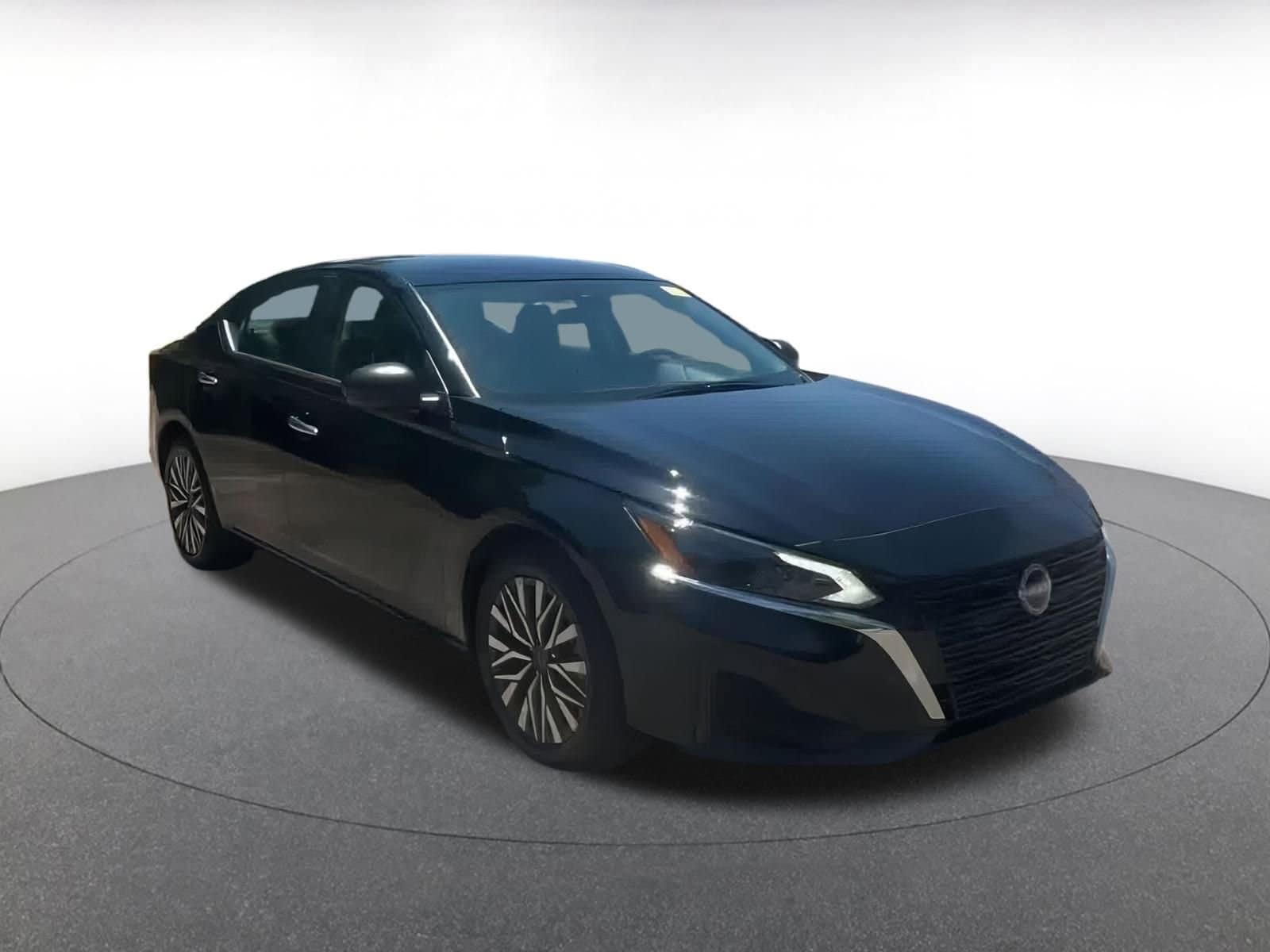 Thumbnail: 2024 Nissan Altima - 3