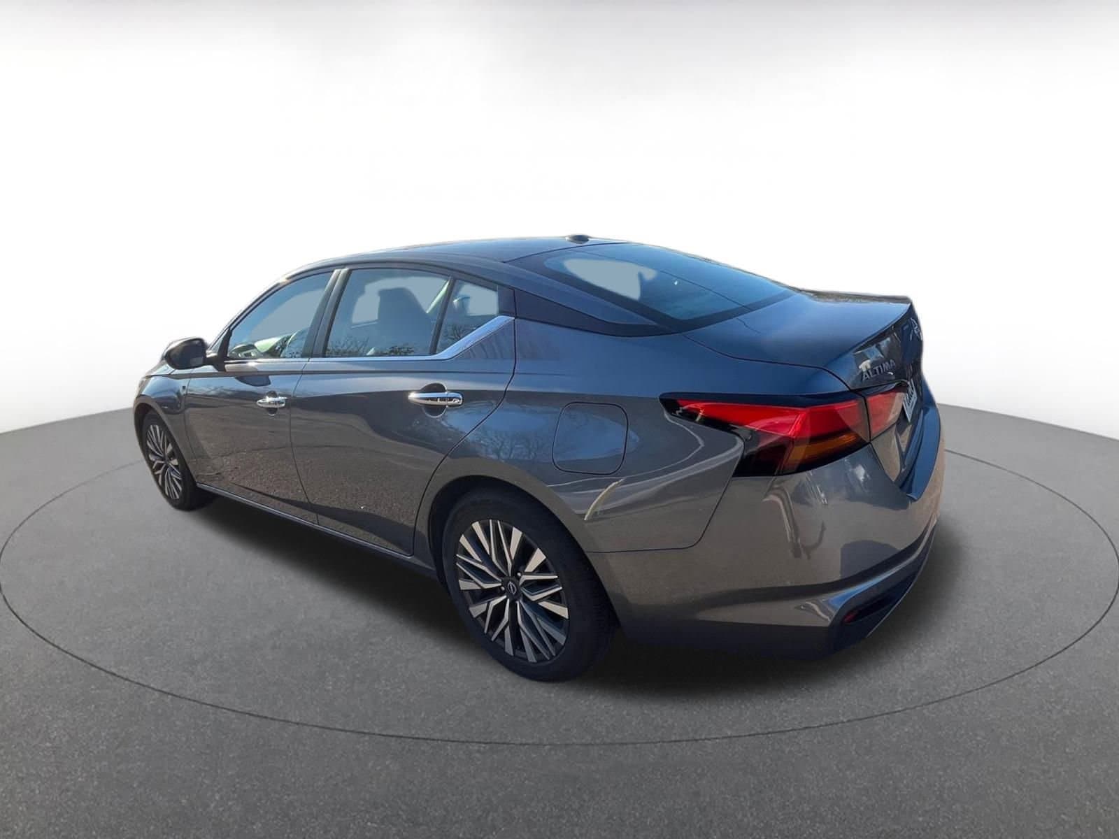 Thumbnail: 2025 Nissan Altima - 5