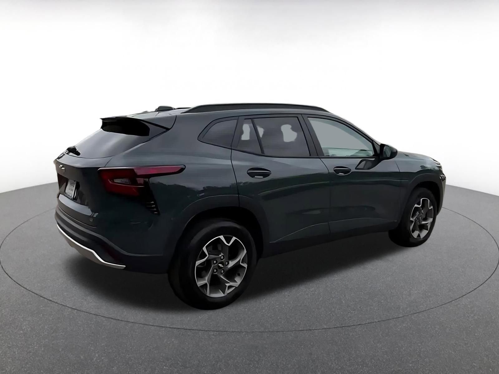 Thumbnail: 2025 Chevrolet Trax - 14