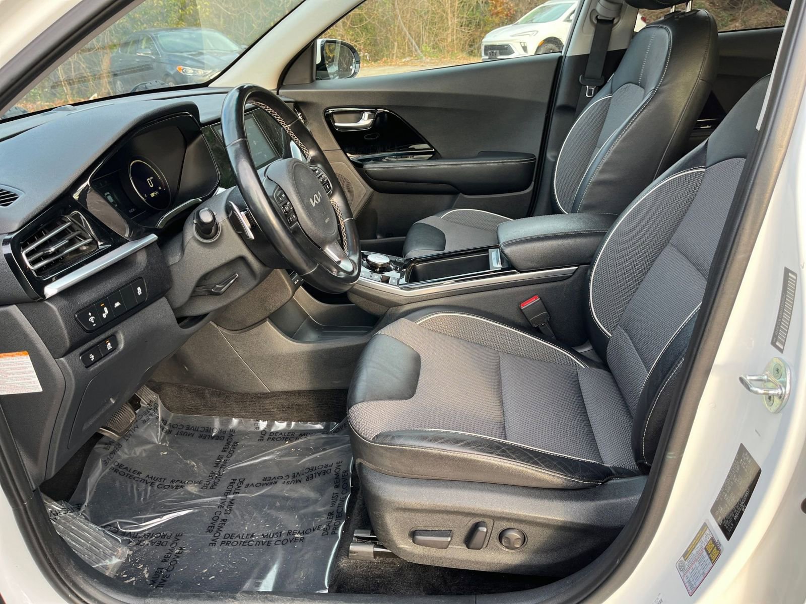 Thumbnail: 2022 Kia Niro - 28