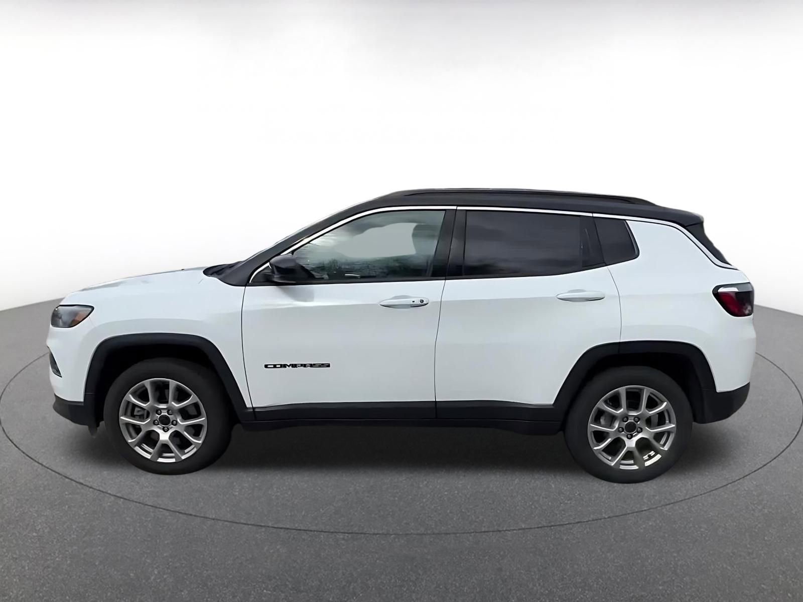 Thumbnail: 2025 Jeep Compass - 9