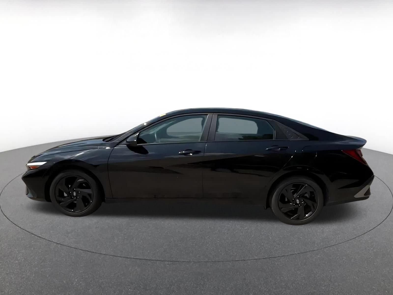 Thumbnail: 2026 Hyundai Elantra - 9