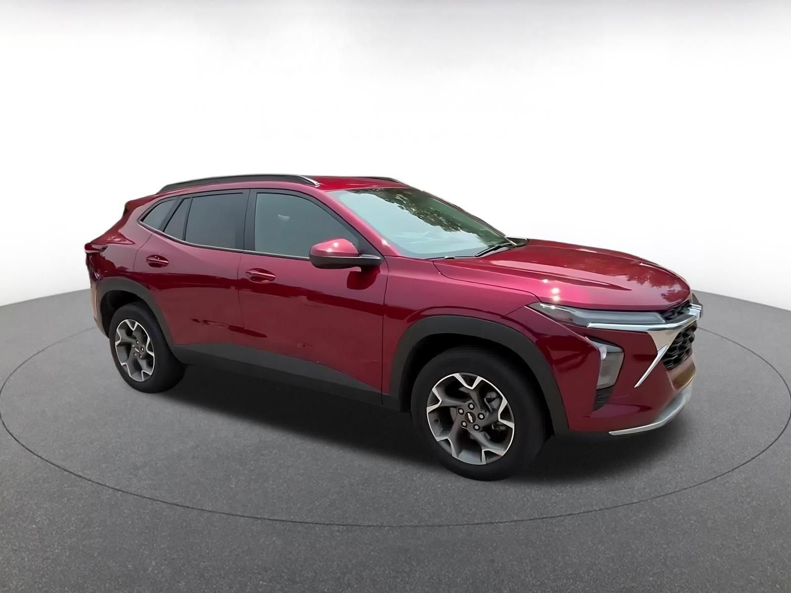 Thumbnail: 2025 Chevrolet Trax - 2