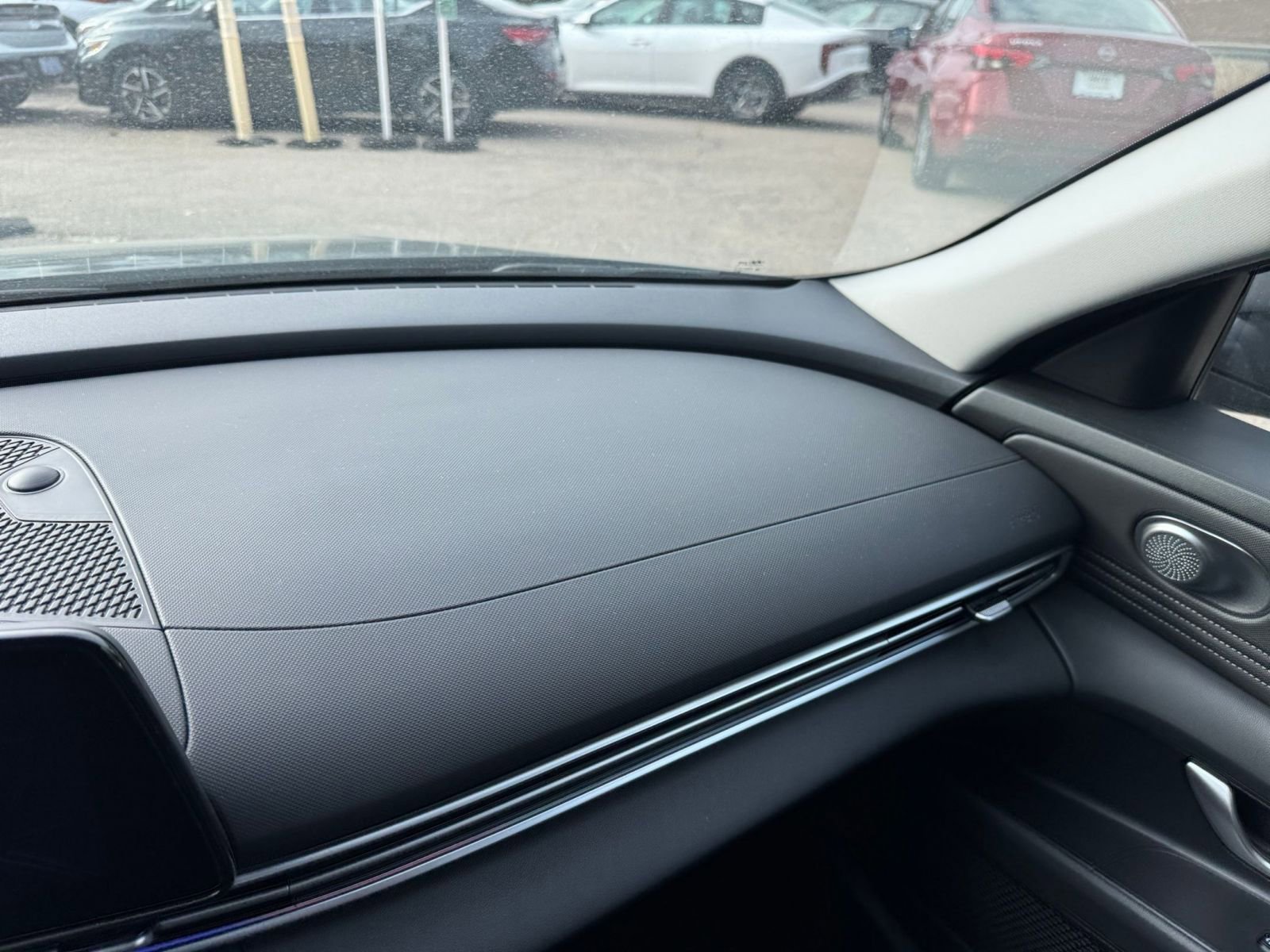 Thumbnail: 2025 Hyundai Elantra - 32