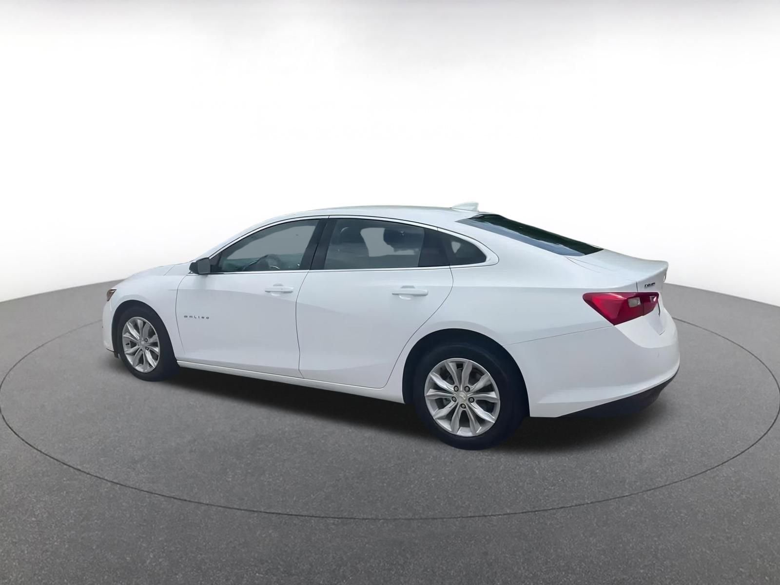 Thumbnail: 2024 Chevrolet Malibu - 10