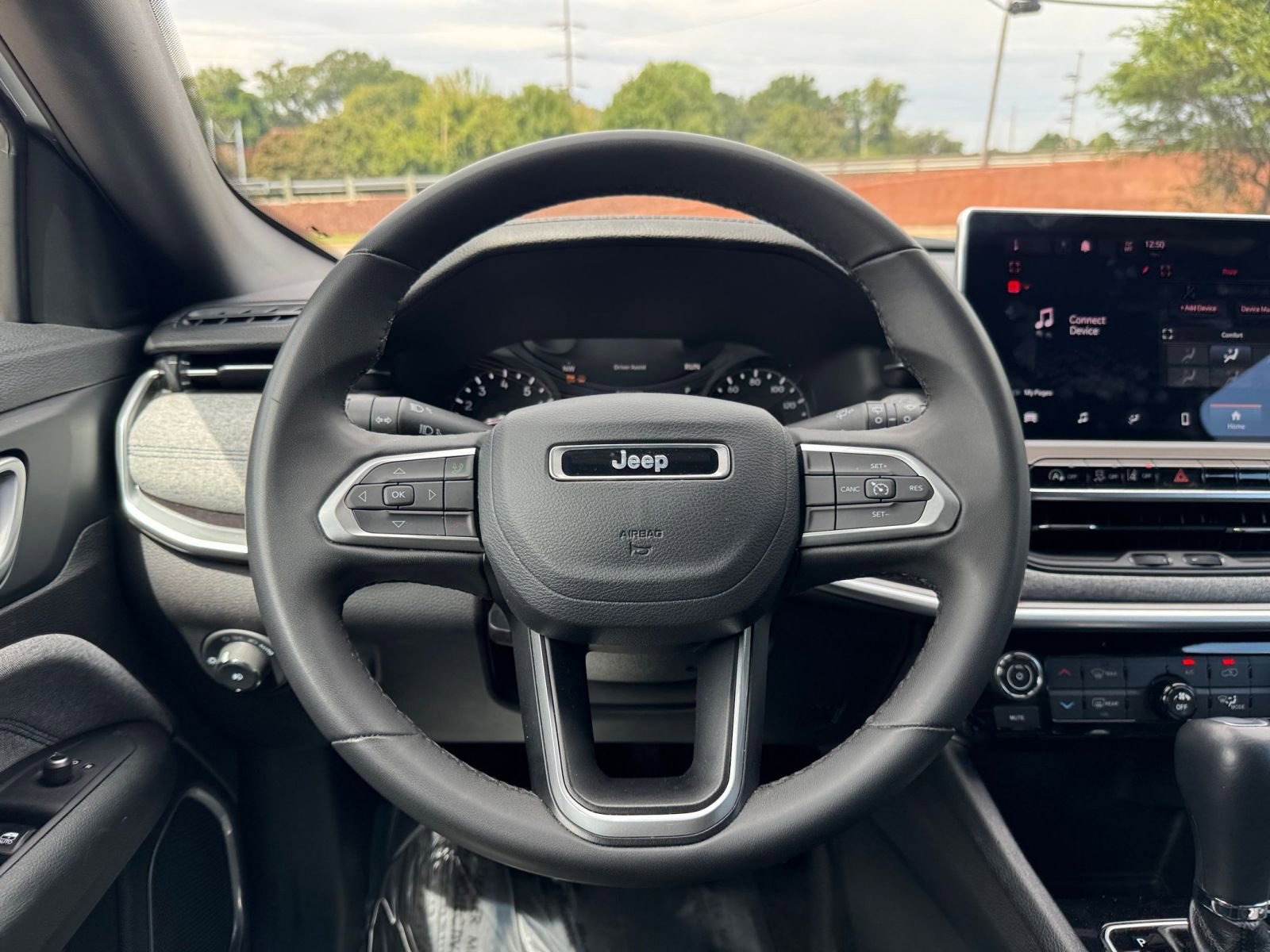 Thumbnail: 2023 Jeep Compass - 29
