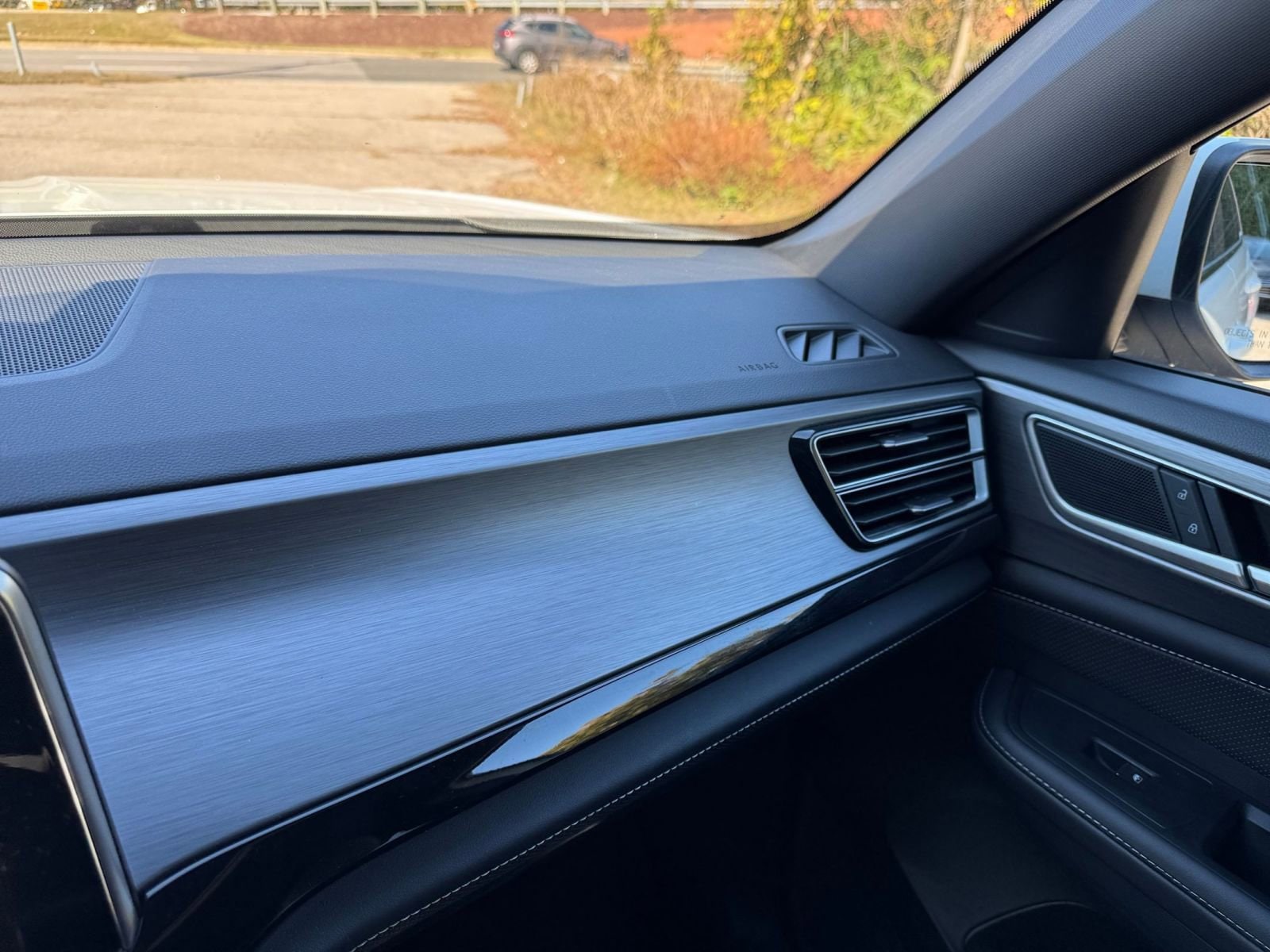 Thumbnail: 2025 Volkswagen Atlas - 30