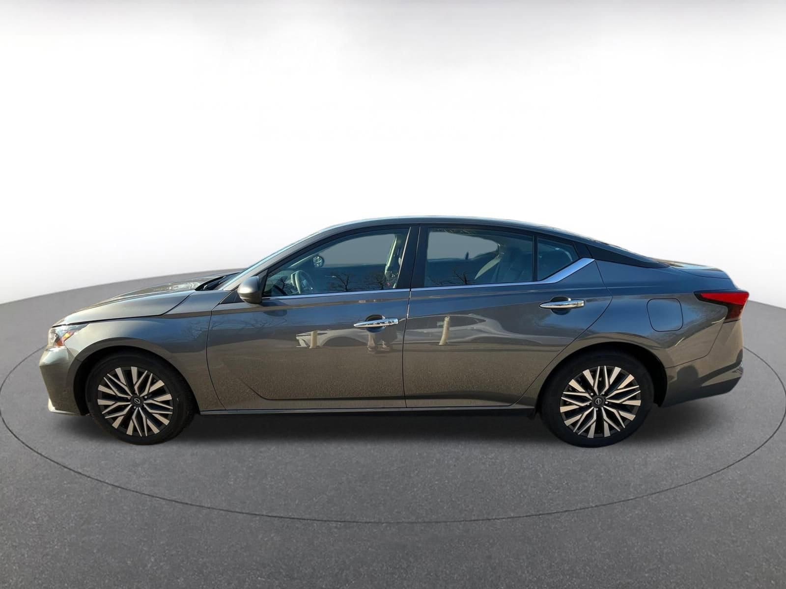 Thumbnail: 2025 Nissan Altima - 4