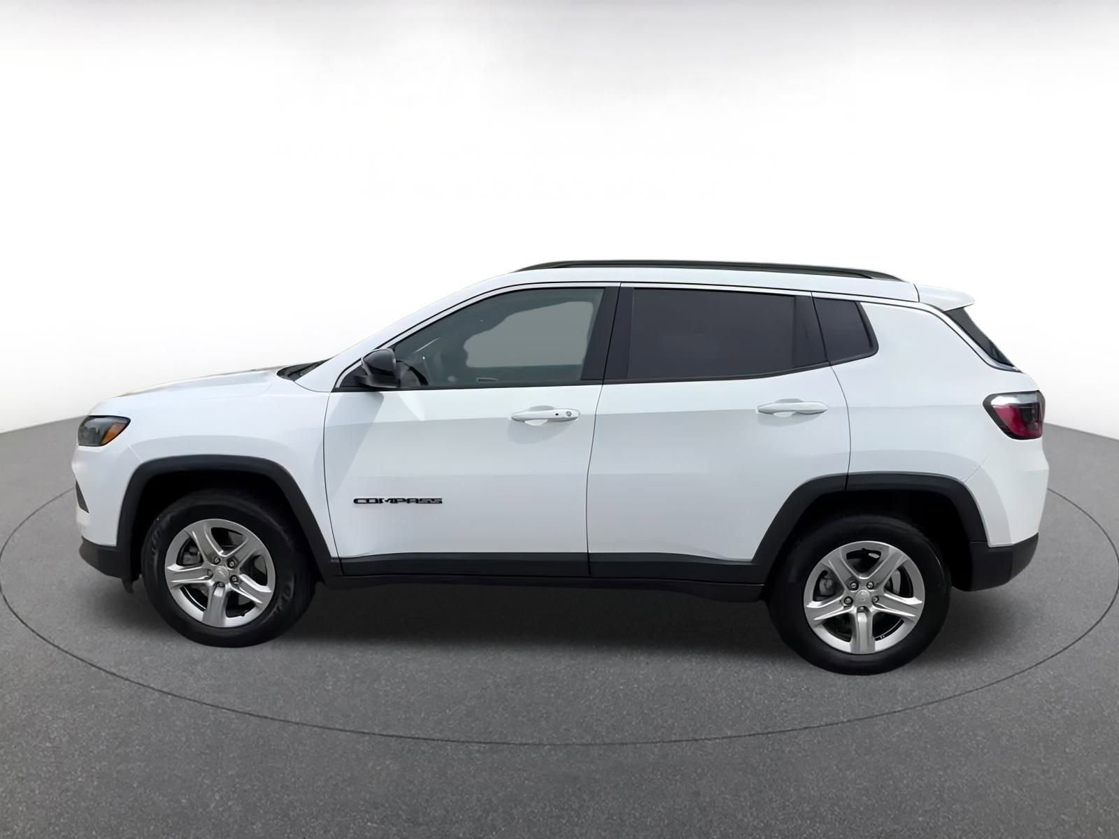 Thumbnail: 2023 Jeep Compass - 9