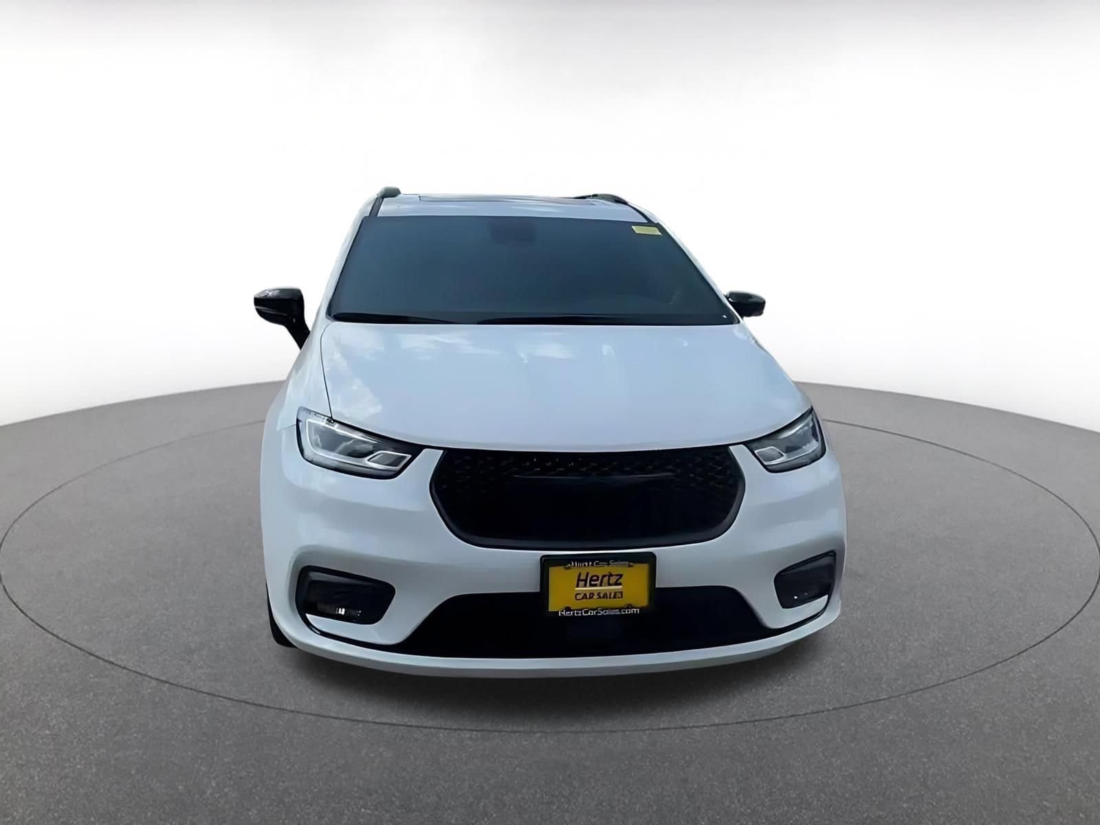 Thumbnail: 2025 Chrysler Pacifica - 4