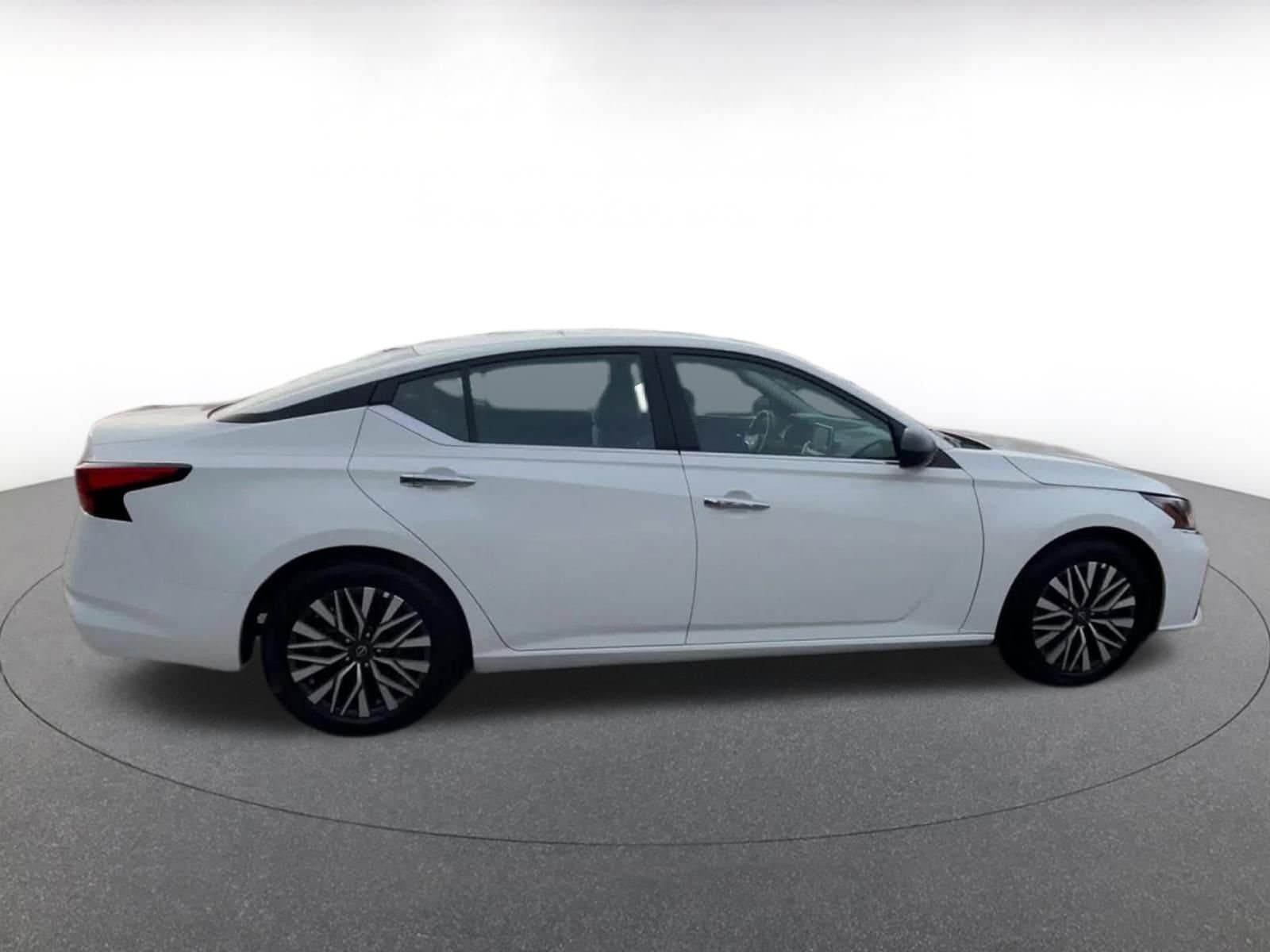 Thumbnail: 2025 Nissan Altima - 16