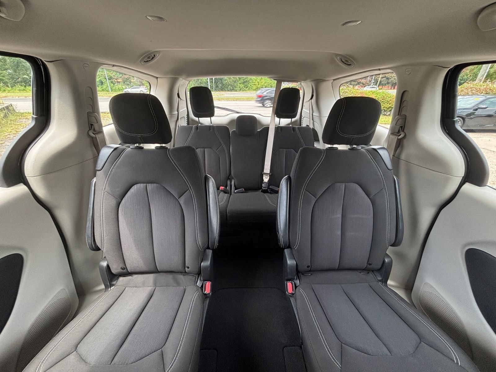 Thumbnail: 2024 Chrysler Voyager - 35