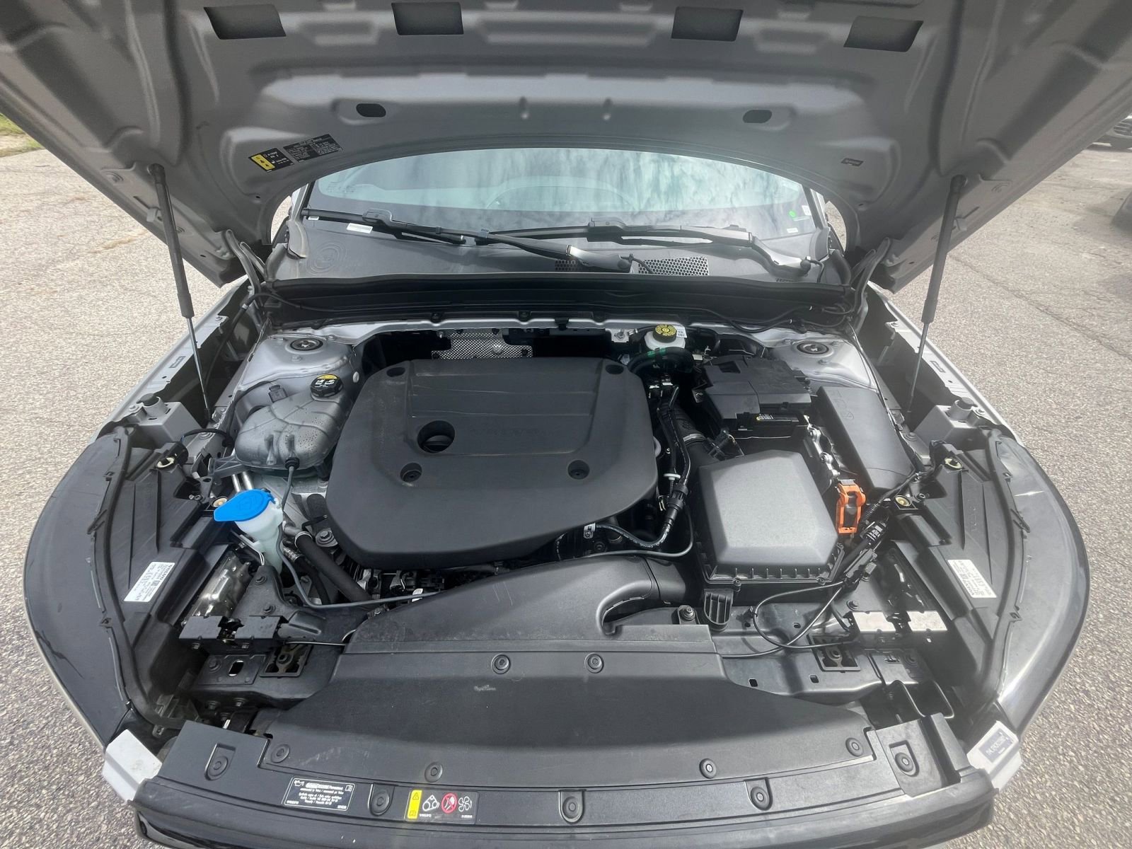 Thumbnail: 2024 Volvo XC40 - 27