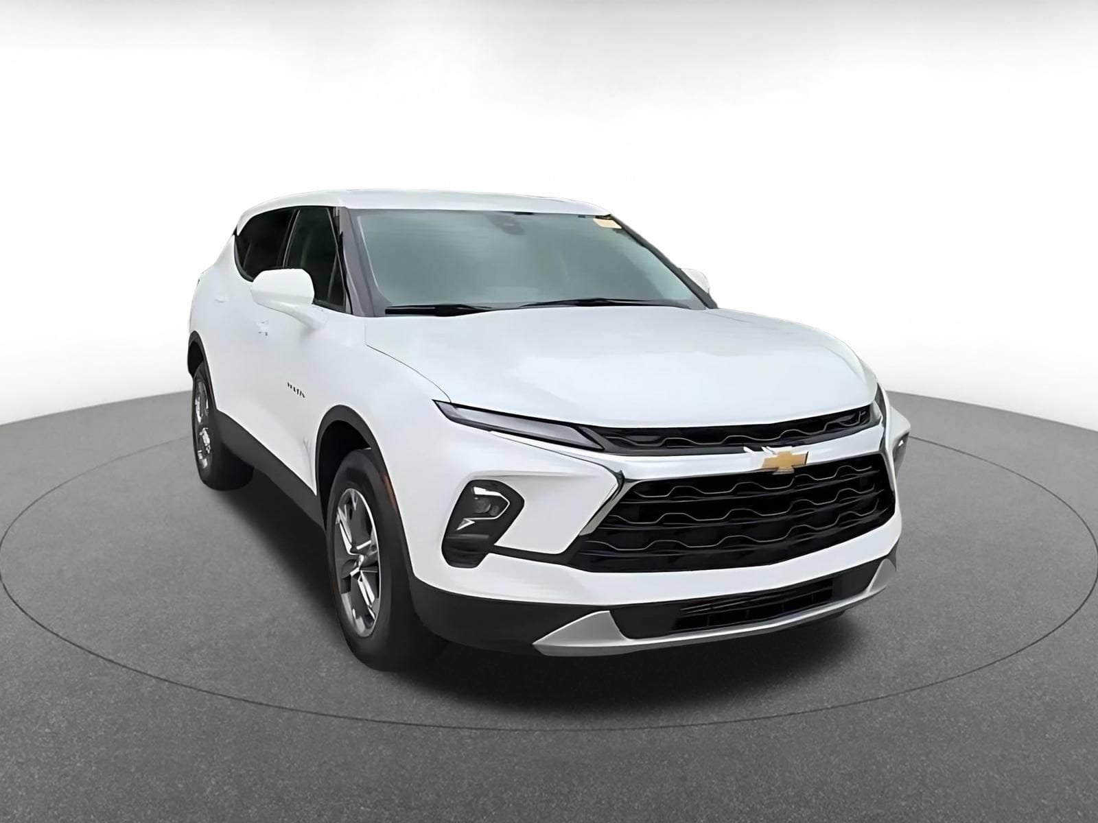 Thumbnail: 2026 Chevrolet Blazer - 3