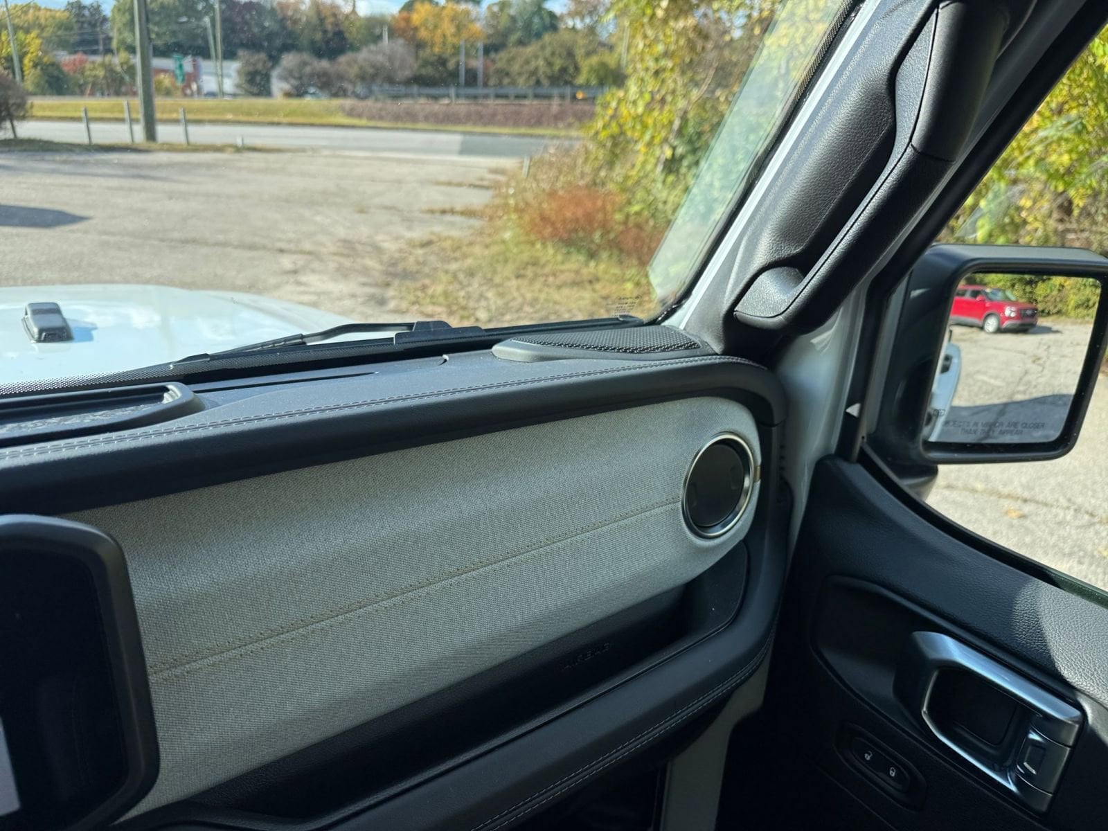 Thumbnail: 2025 Jeep Wrangler - 30