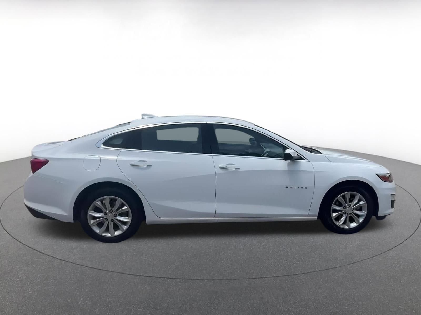 Thumbnail: 2024 Chevrolet Malibu - 16