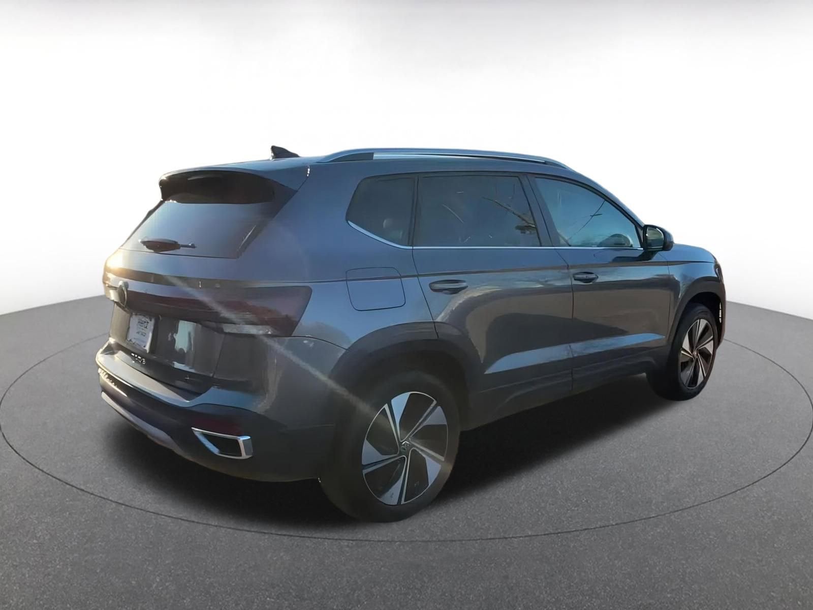 Thumbnail: 2025 Volkswagen Taos - 14