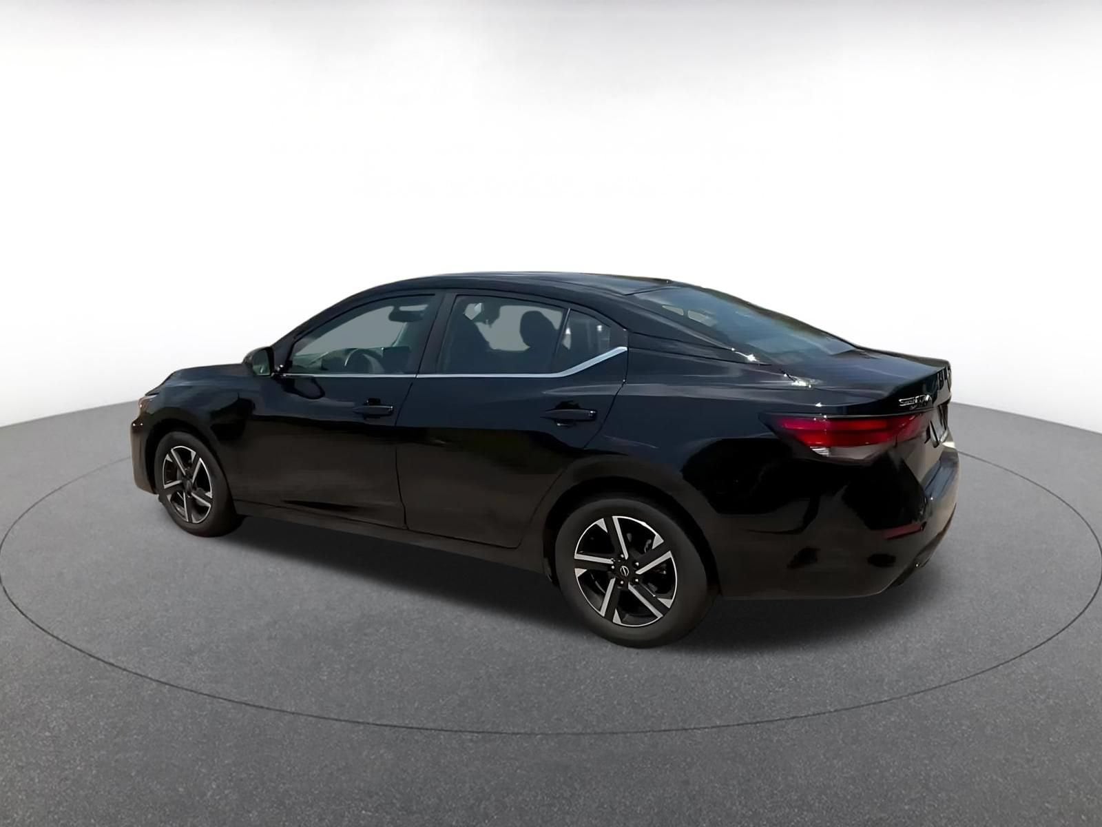 Thumbnail: 2025 Nissan Sentra - 9