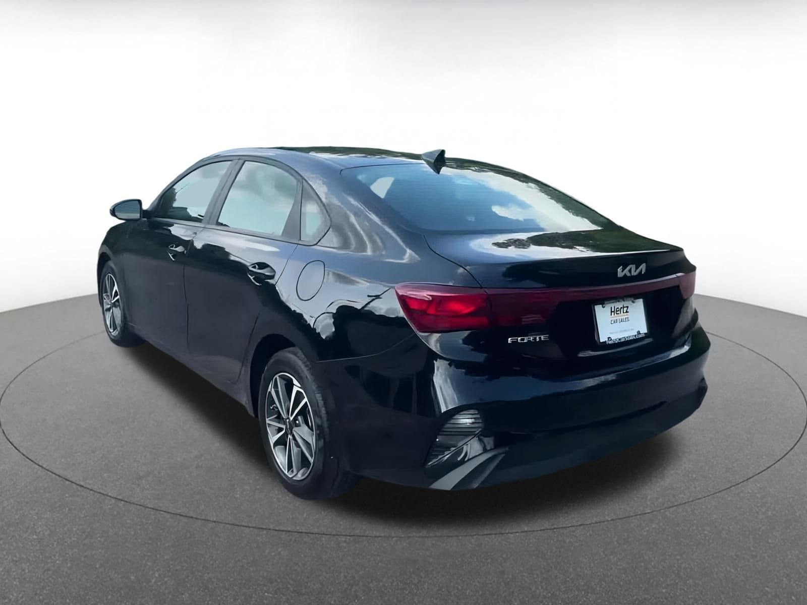 Thumbnail: 2024 Kia Forte - 10