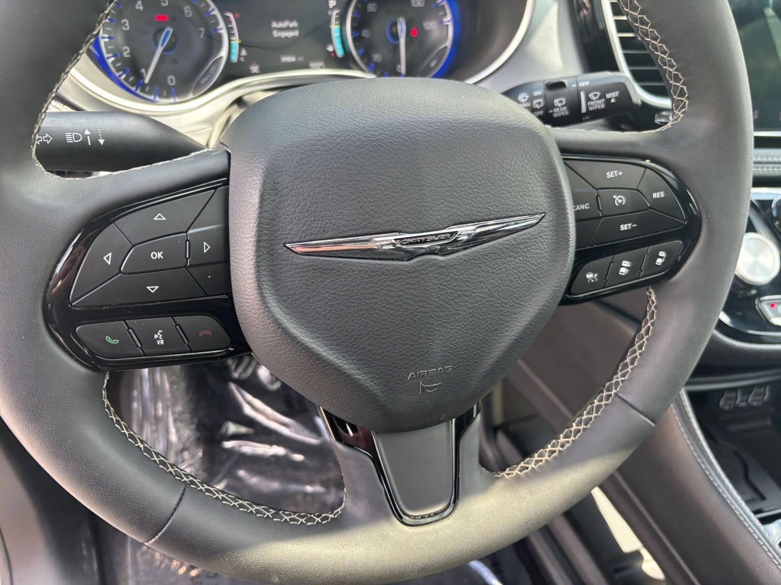 Thumbnail: 2025 Chrysler Pacifica - 30