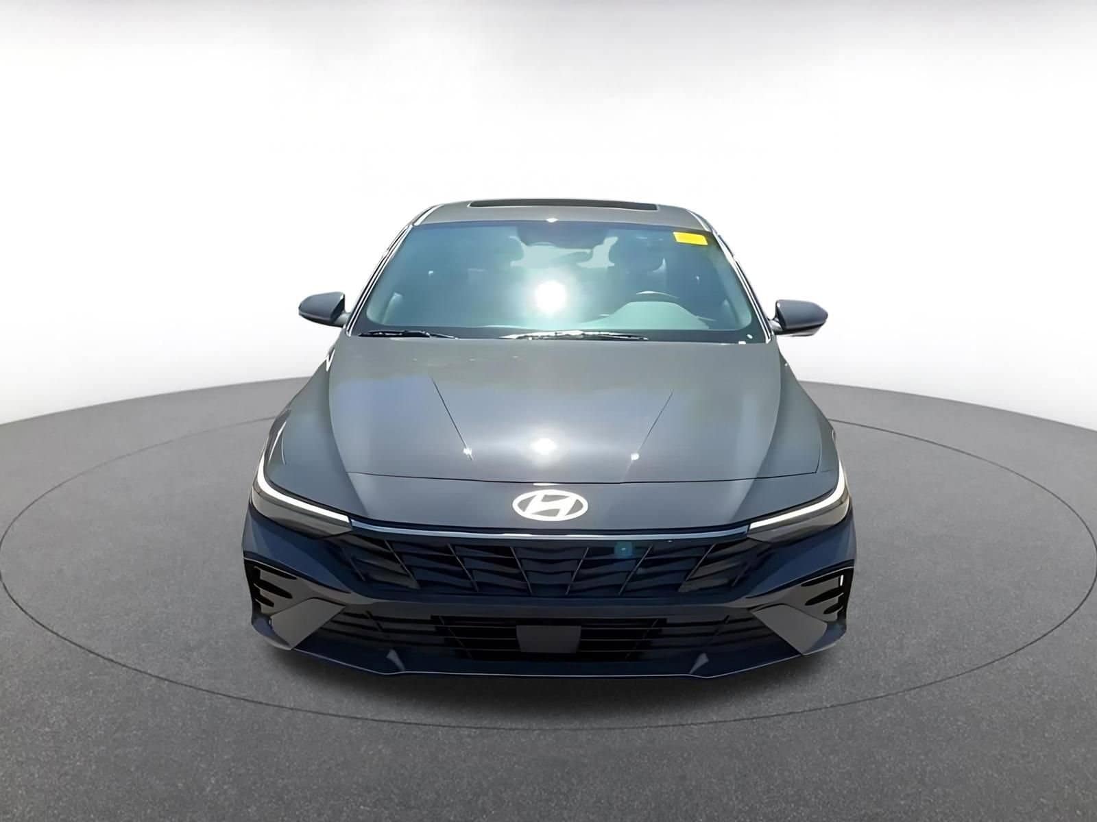 Thumbnail: 2025 Hyundai Elantra - 4