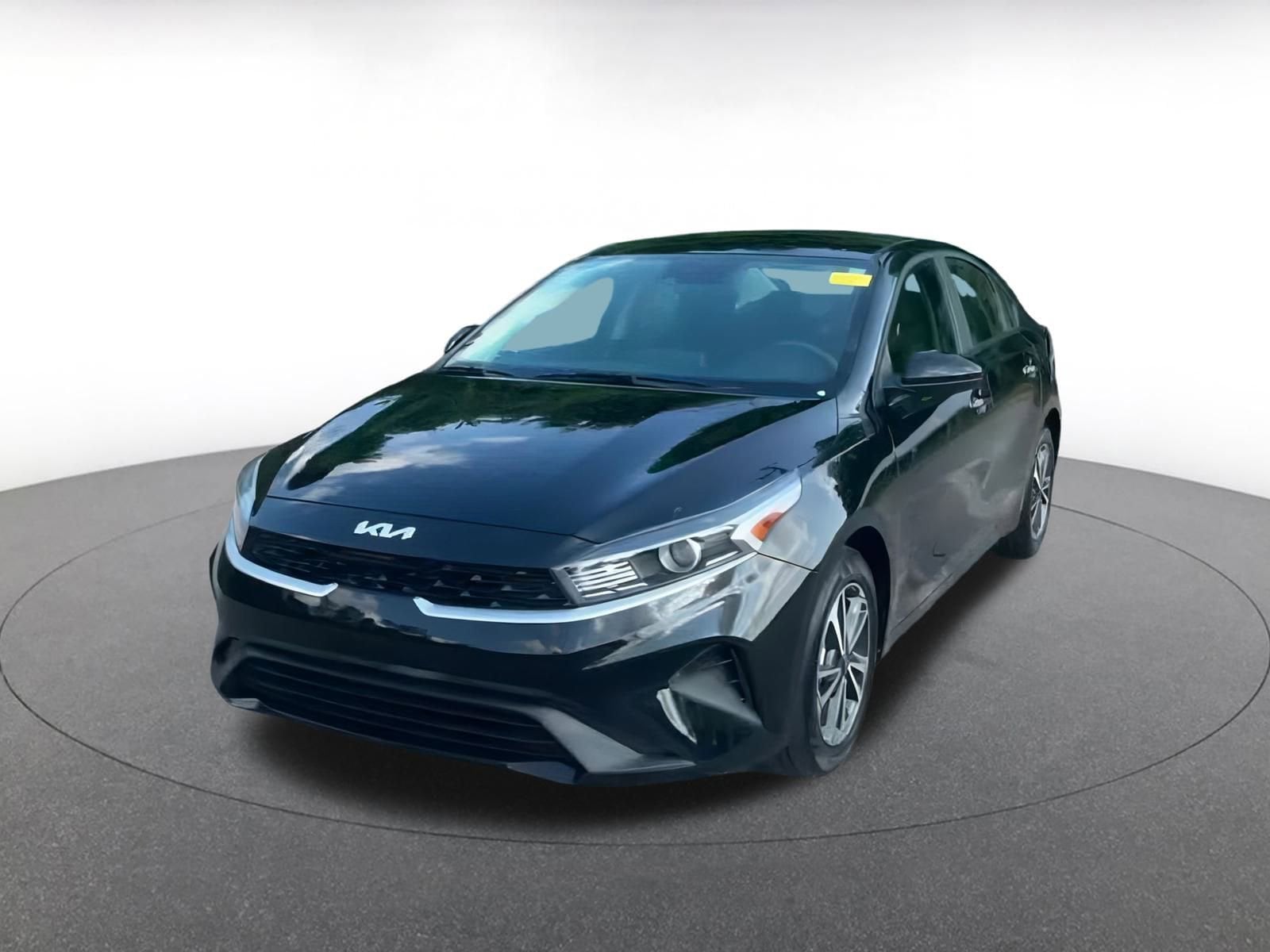 Thumbnail: 2024 Kia Forte - 5