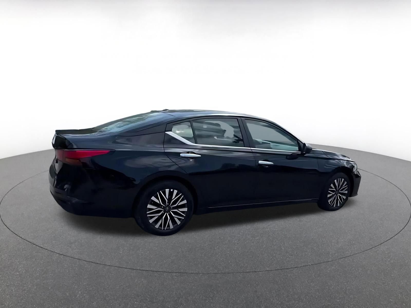 Thumbnail: 2025 Nissan Altima - 15