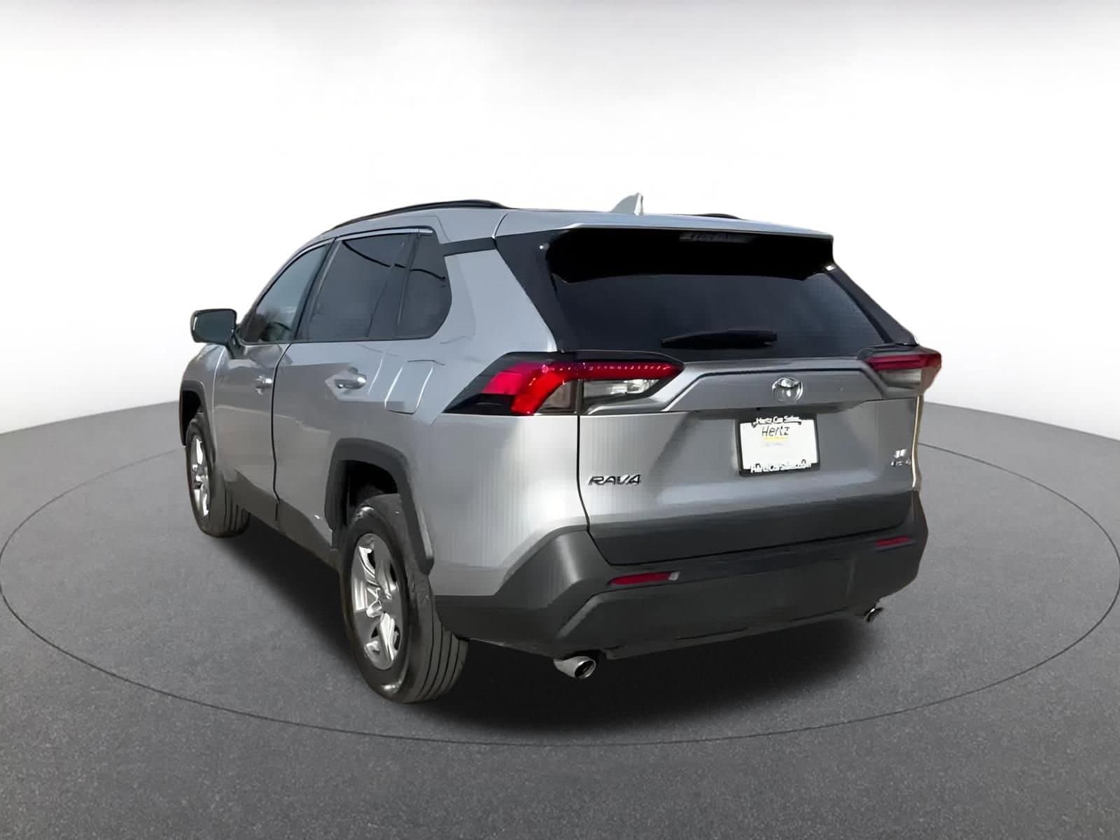 Thumbnail: 2025 Toyota RAV4 - 11