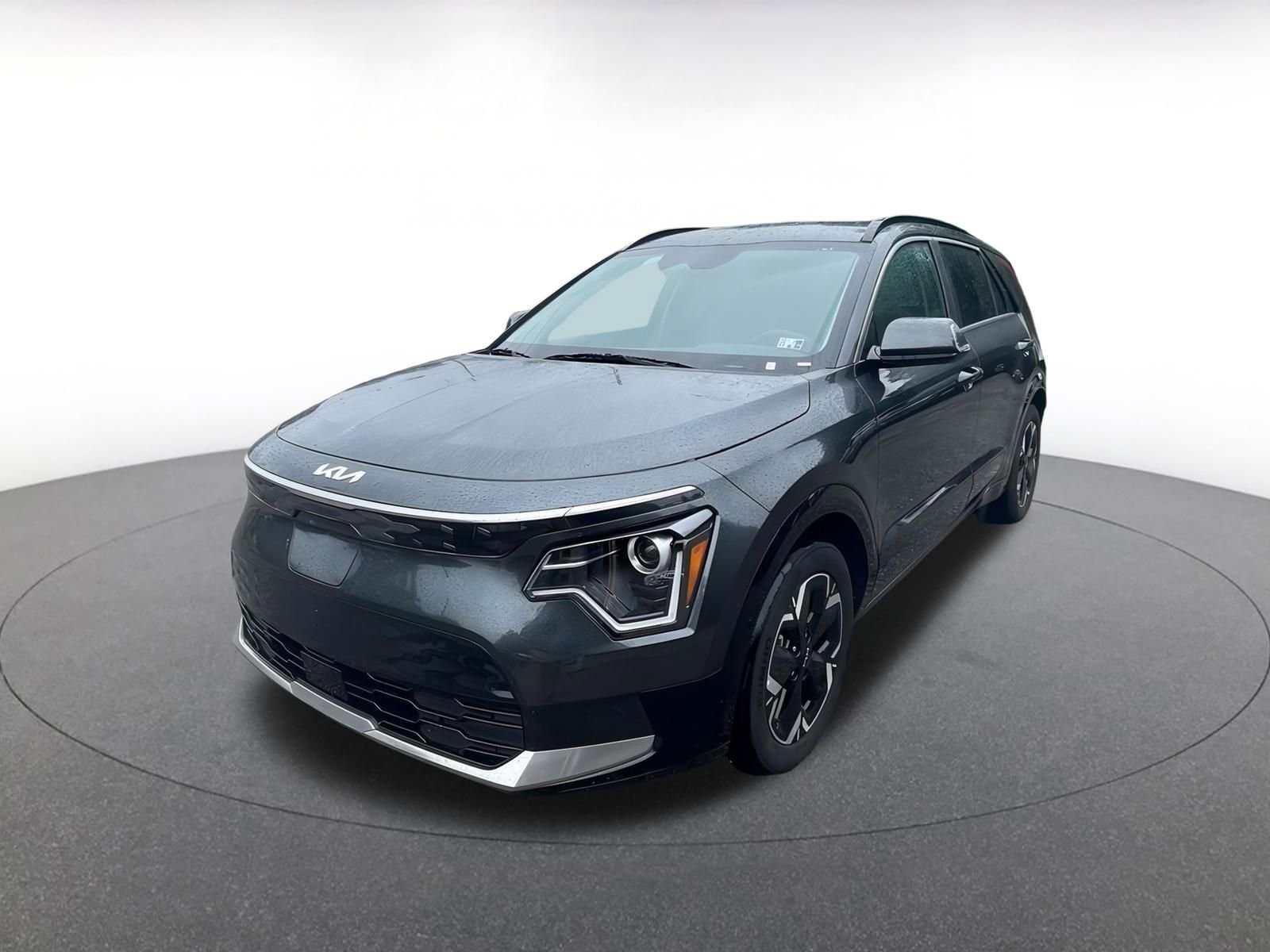 Thumbnail: 2023 Kia Niro - 3