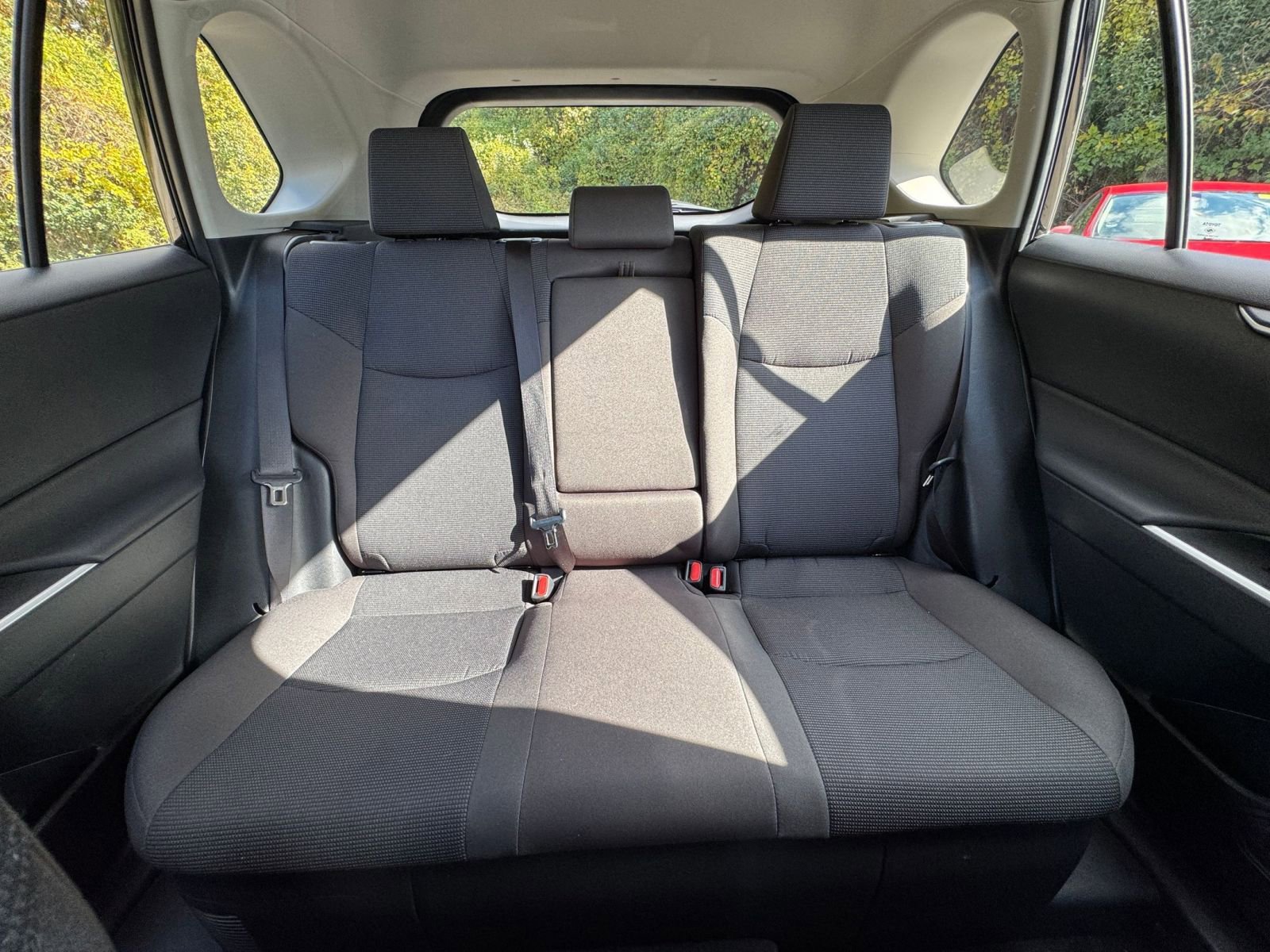 Thumbnail: 2025 Toyota RAV4 - 33