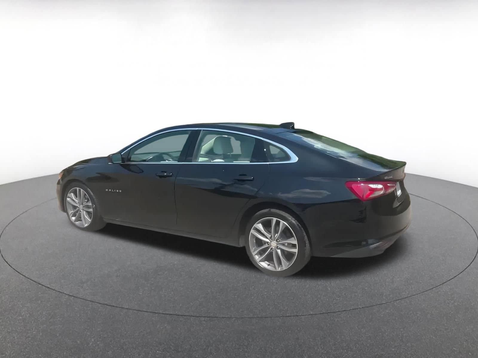 Thumbnail: 2024 Chevrolet Malibu - 10