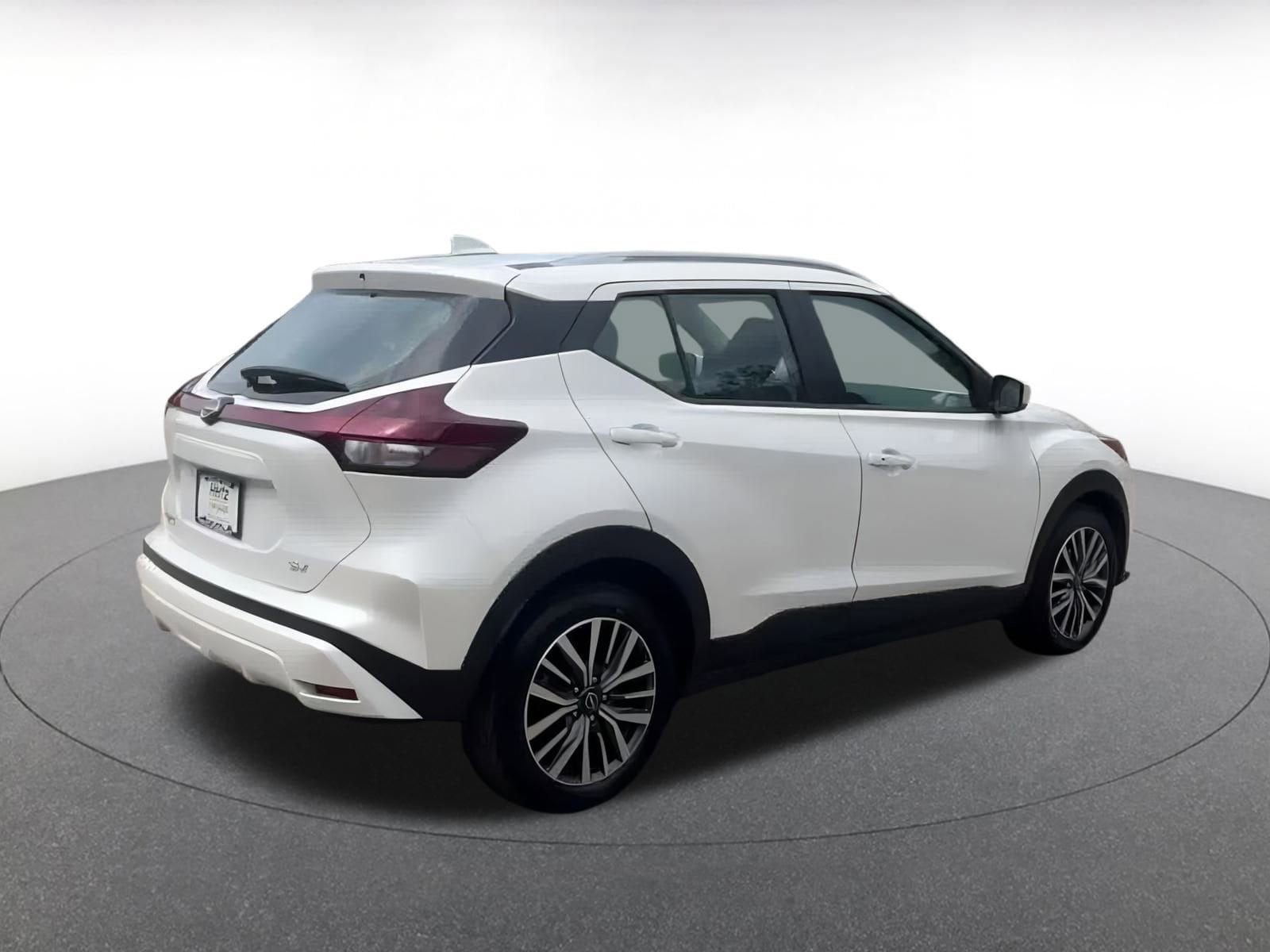 Thumbnail: 2024 Nissan Kicks - 12
