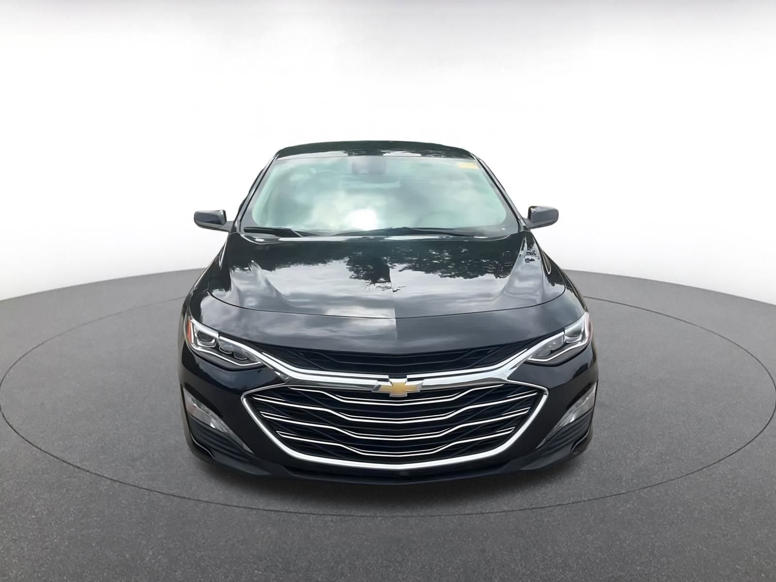 Thumbnail: 2024 Chevrolet Malibu - 4