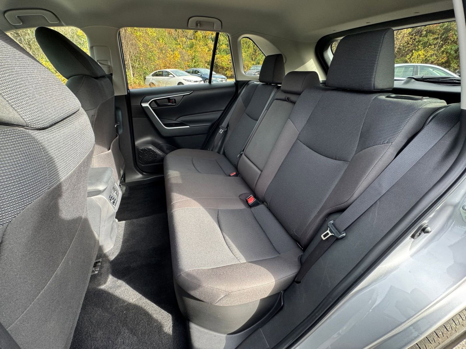 Thumbnail: 2025 Toyota RAV4 - 32