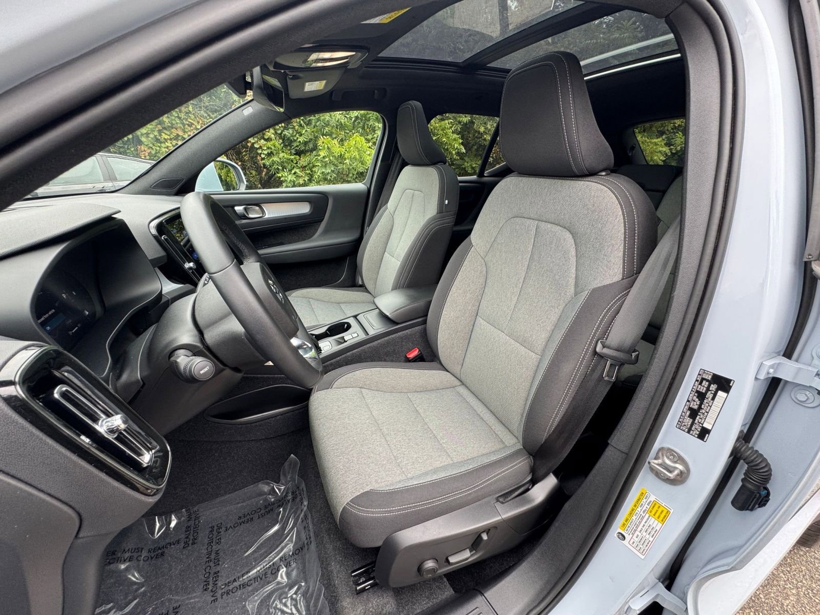 Thumbnail: 2024 Volvo XC40 - 31