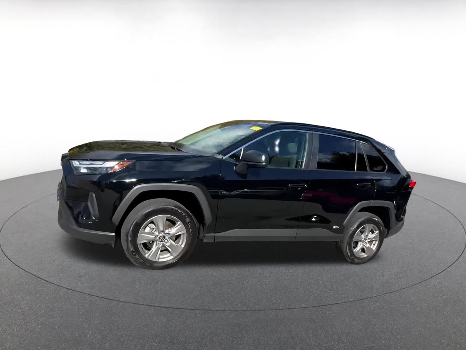 Thumbnail: 2025 Toyota RAV4 - 8
