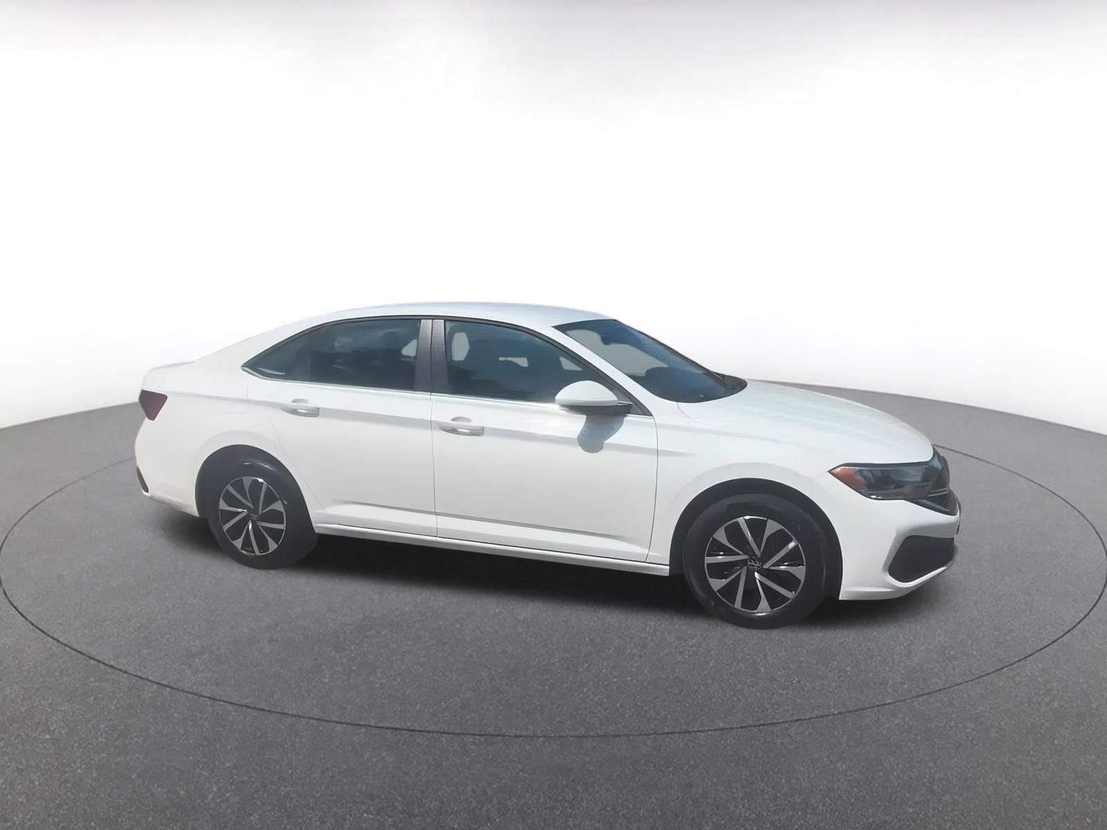 Thumbnail: 2024 Volkswagen Jetta - 2
