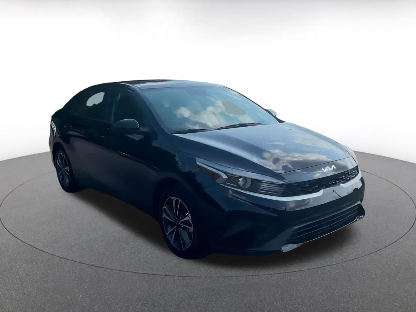 Thumbnail: 2024 Kia Forte - 2