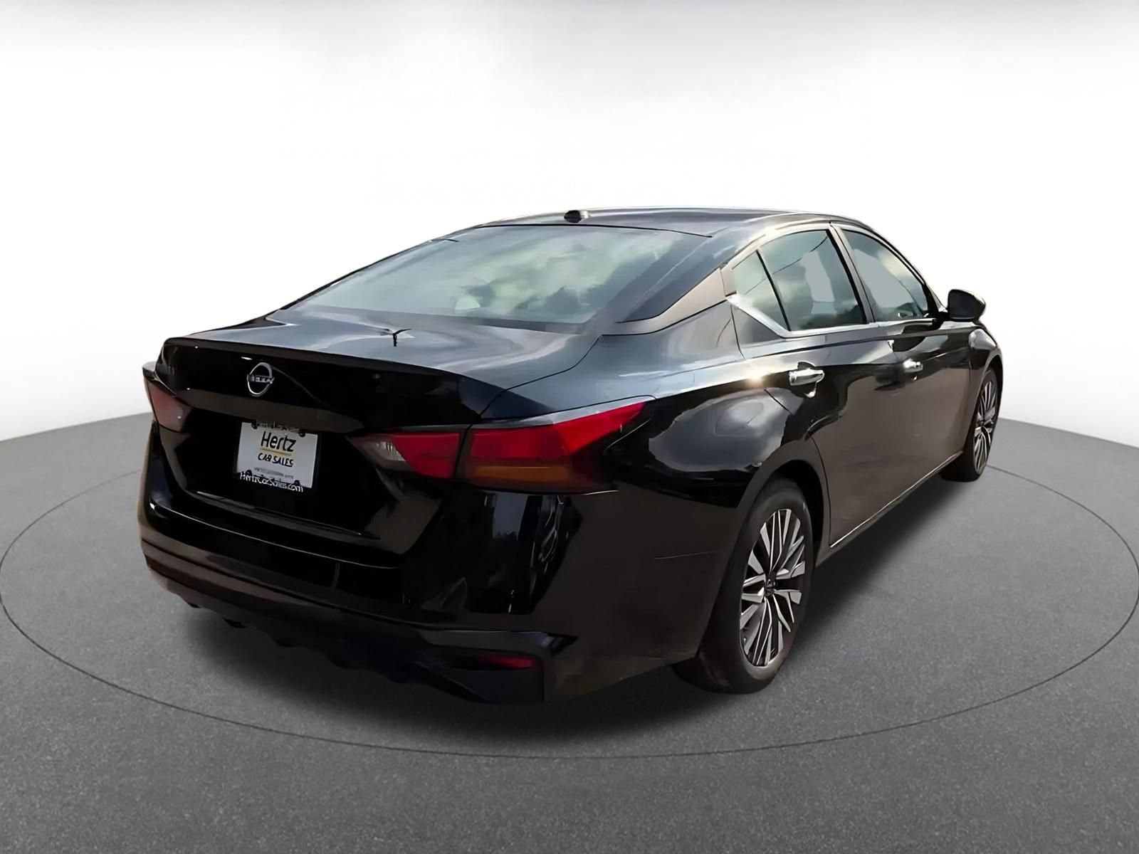 Thumbnail: 2025 Nissan Altima - 12