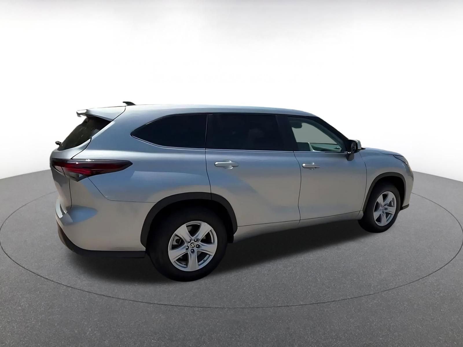 Thumbnail: 2025 Toyota Highlander - 15