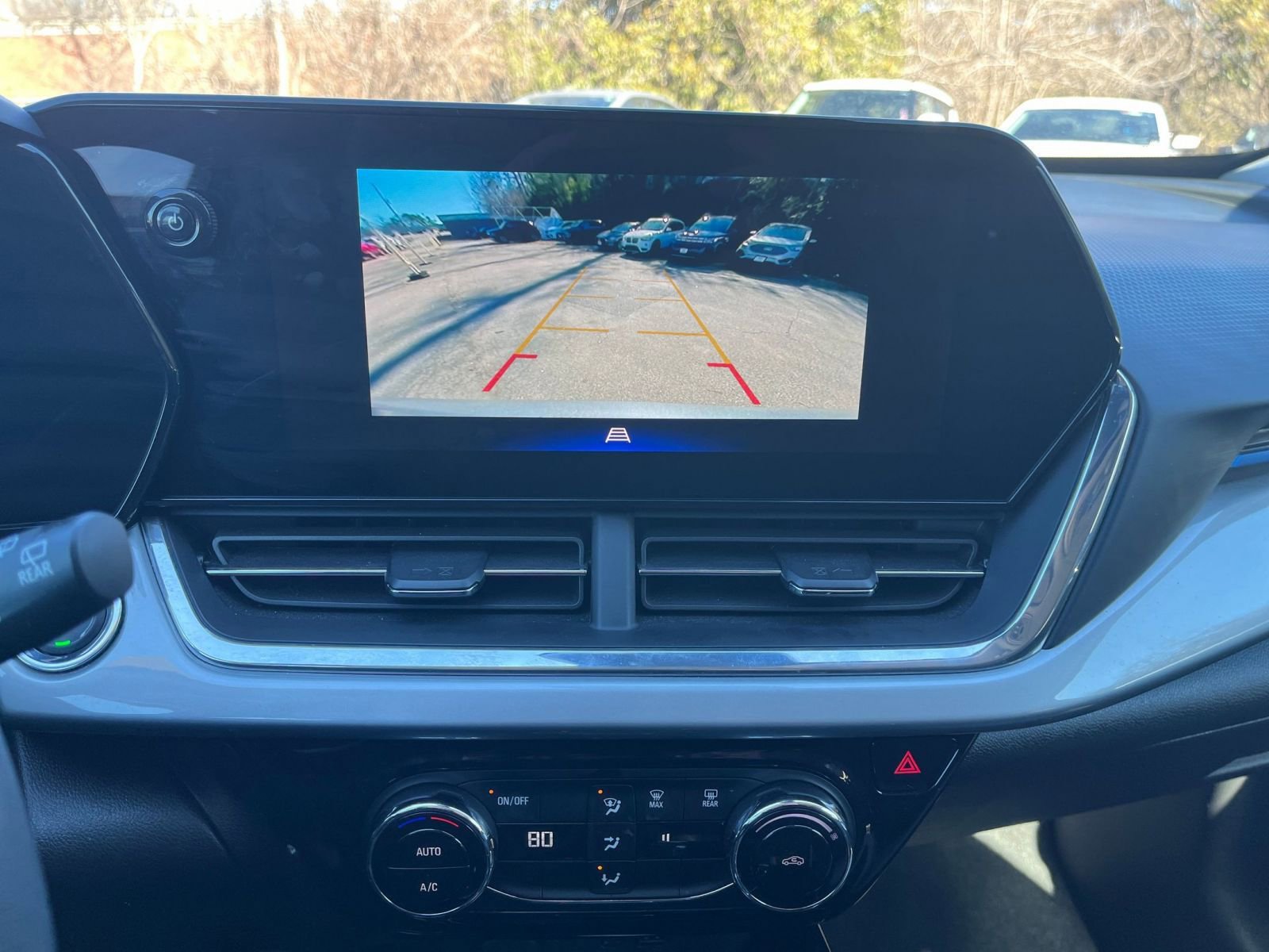 Thumbnail: 2025 Chevrolet Trax - 17