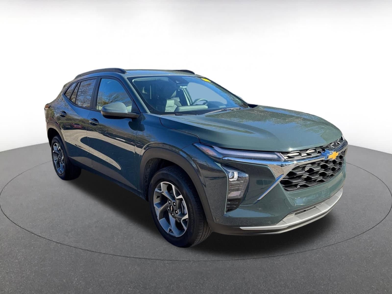 Thumbnail: 2025 Chevrolet Trax - 1