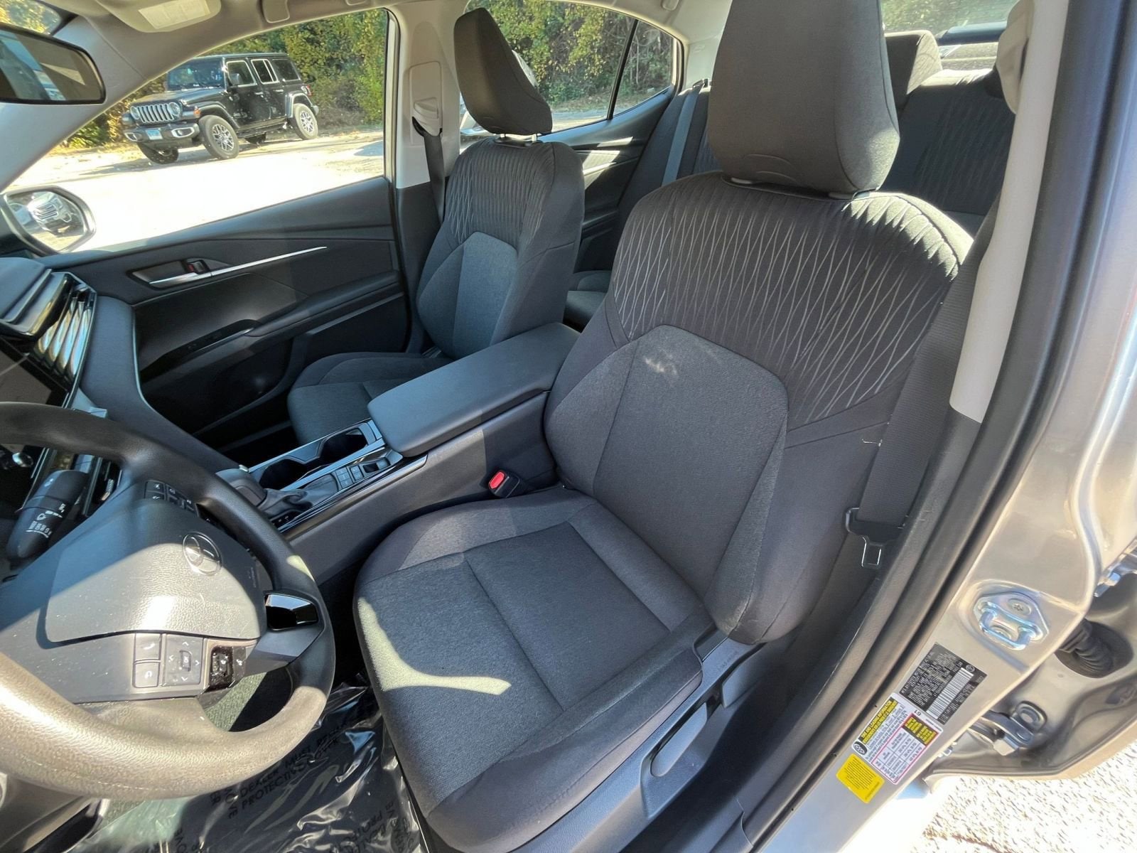 Thumbnail: 2025 Toyota Camry - 31