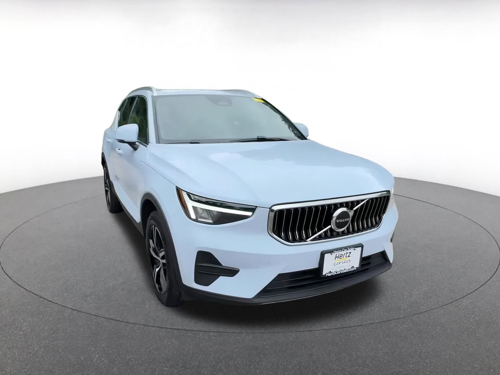 Thumbnail: 2024 Volvo XC40 - 3