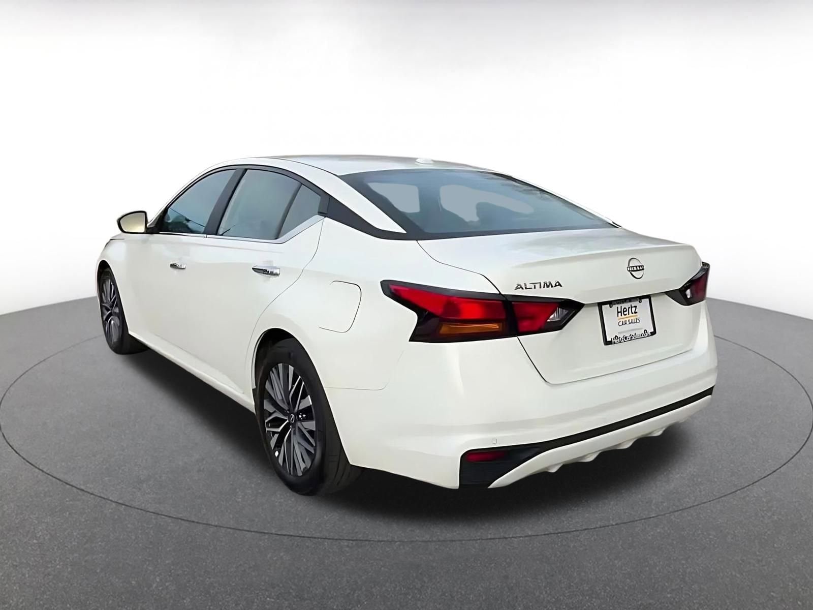 Thumbnail: 2025 Nissan Altima - 11