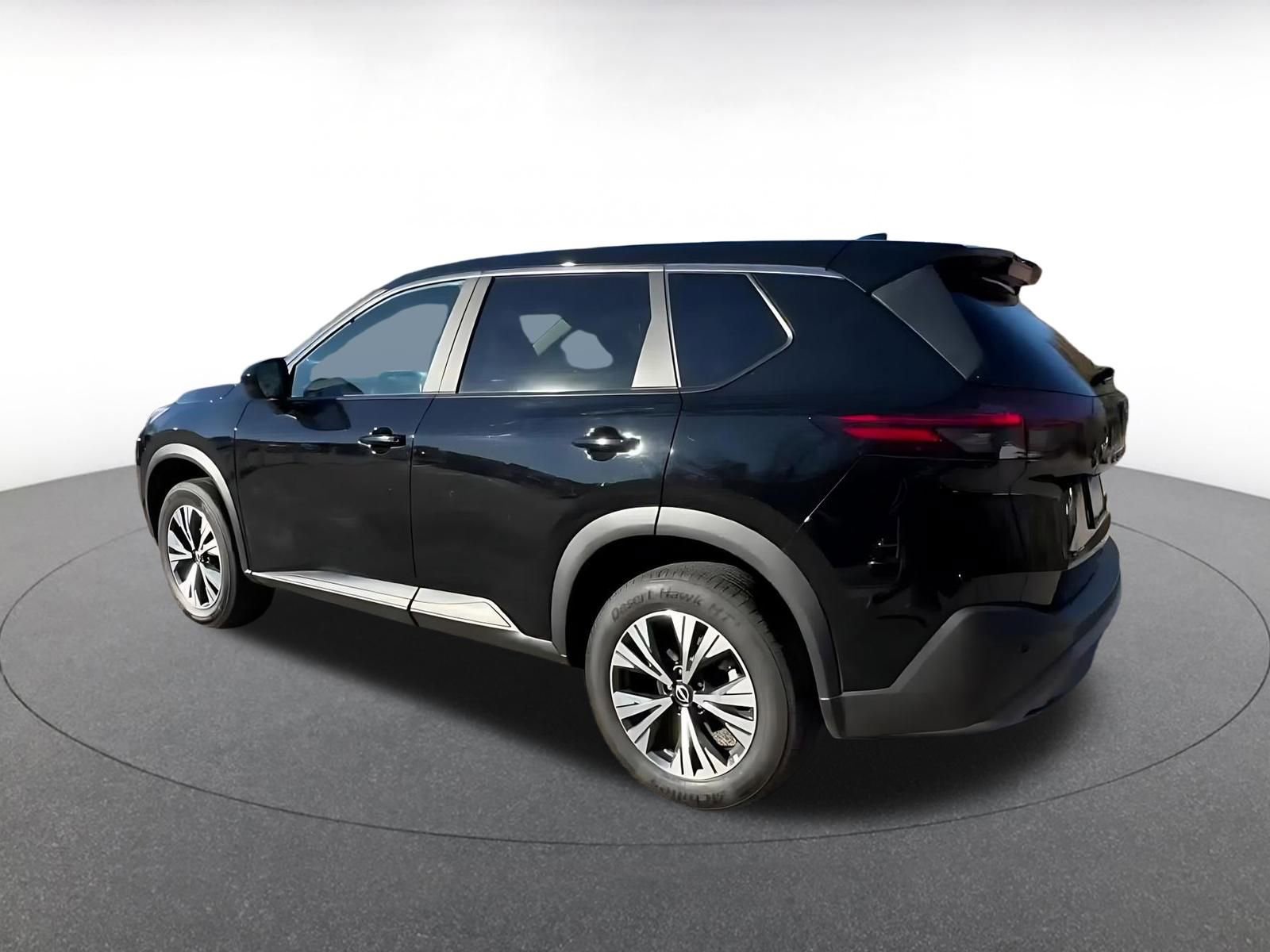 Thumbnail: 2023 Nissan Rogue - 10