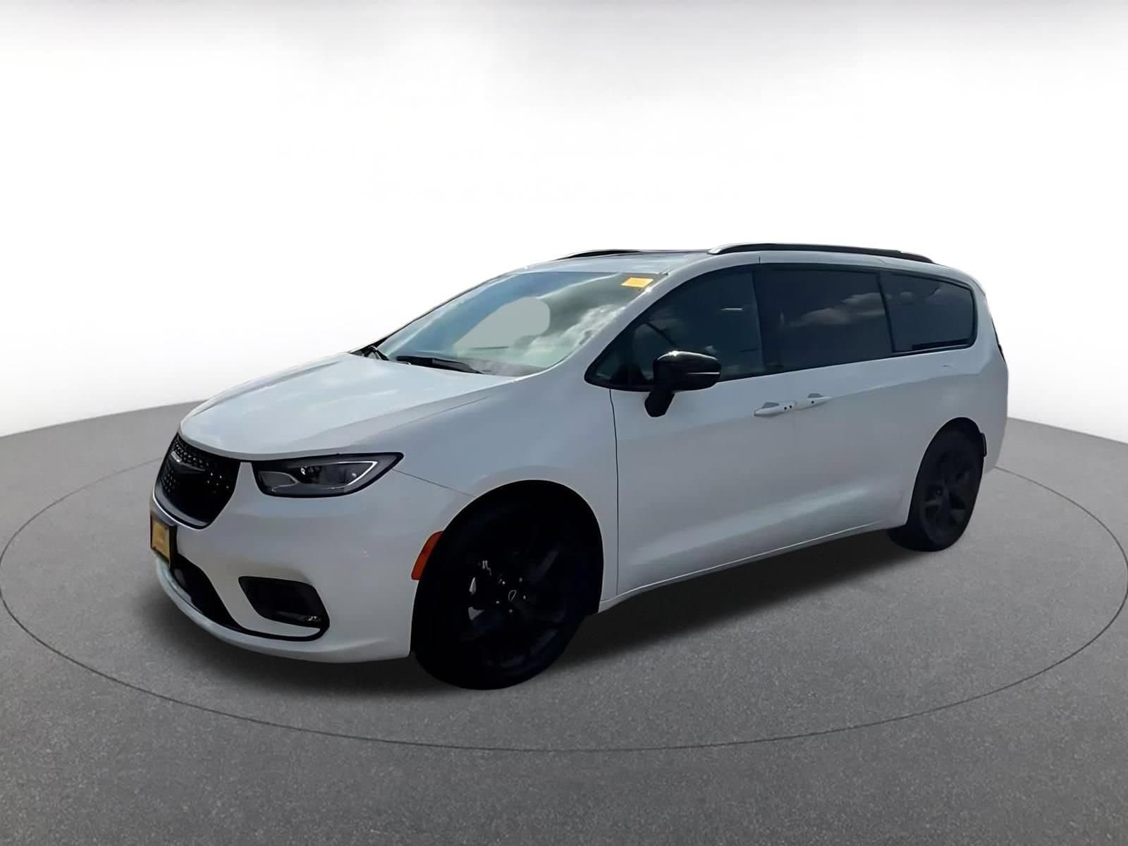 Thumbnail: 2025 Chrysler Pacifica - 8