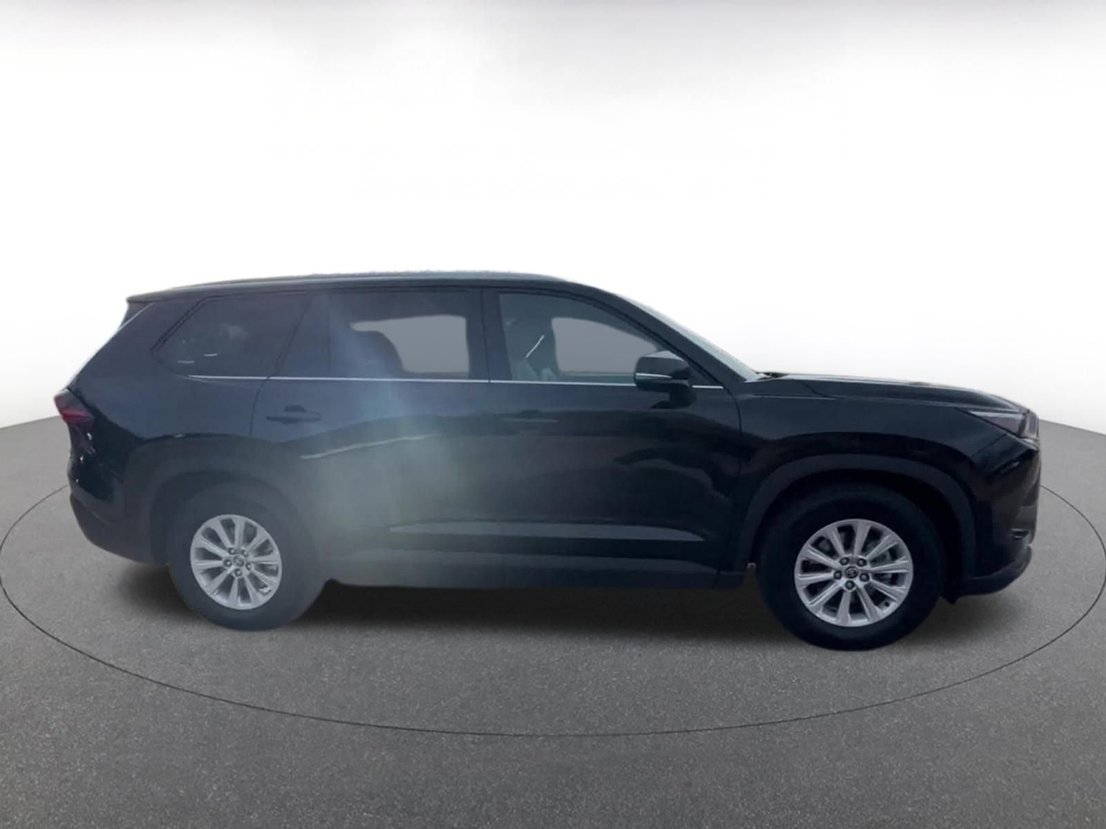 Thumbnail: 2025 Toyota Grand Highlander - 16