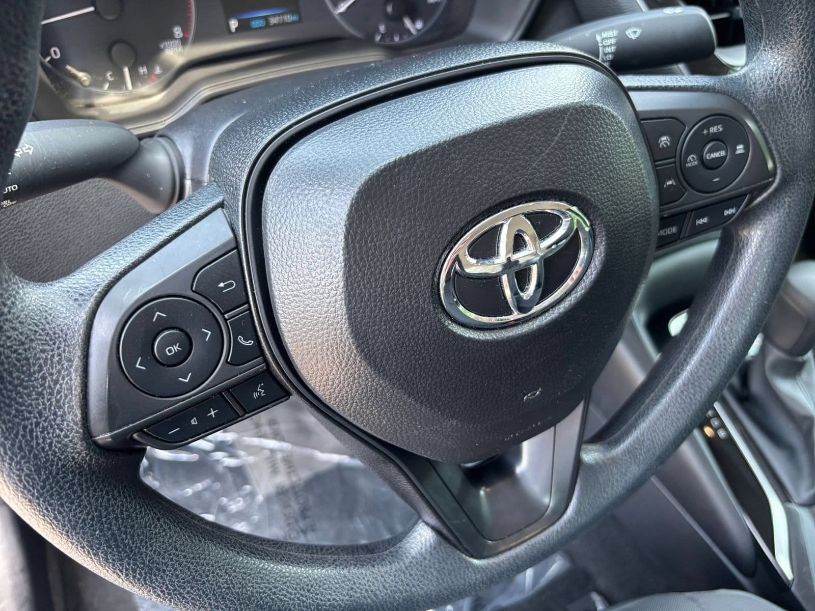 Thumbnail: 2025 Toyota Corolla - 25